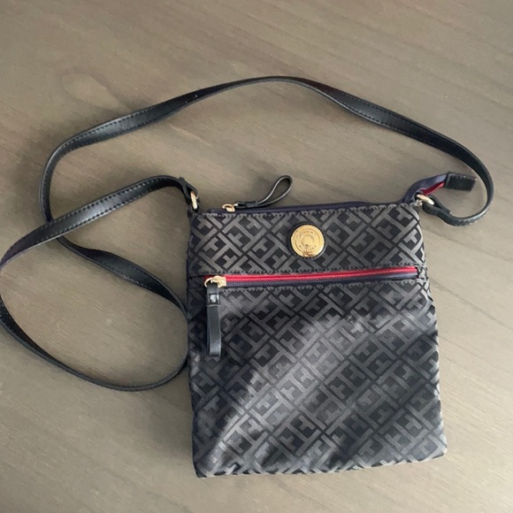 Tommy Hilfiger Crossbody - Picture 1 of 3